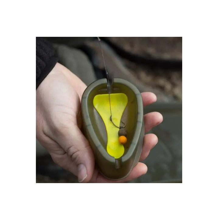 Avid Carp feeder mould large