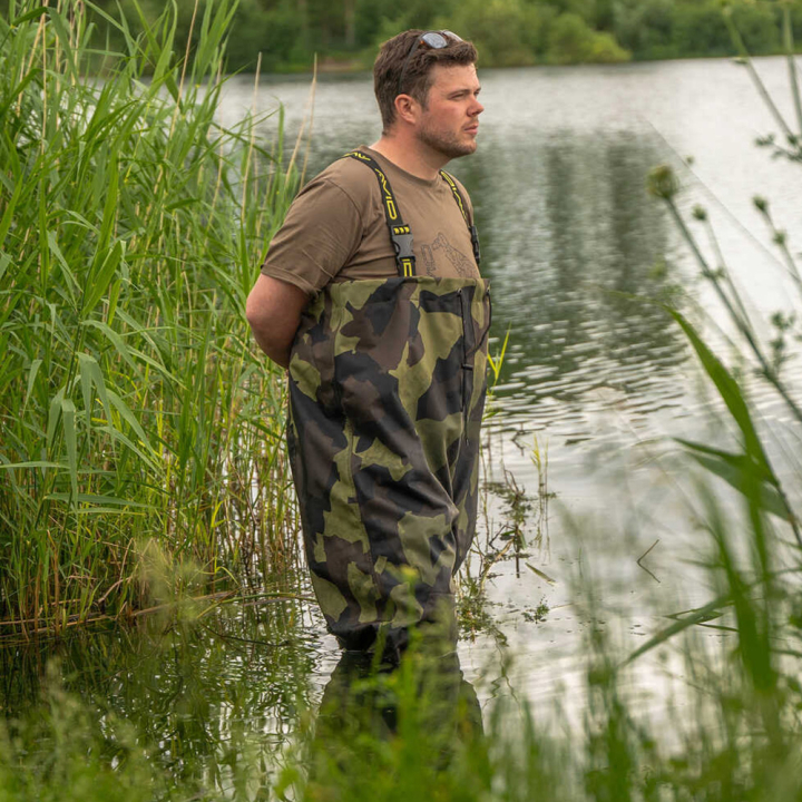 Avid Carp Distortion Camo Chest Waders