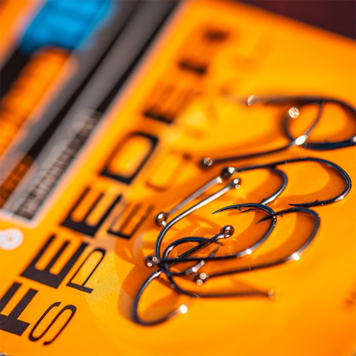 Guru LWGF Feeder Special Barbed Hooks - Eyed